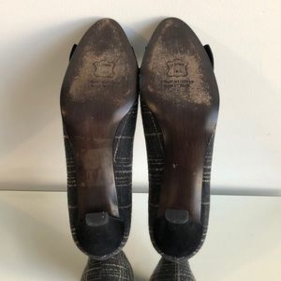 Stuart Weitzman Classic Gray Plaid Tweed Heels Size 7N - Picture 8 of 8